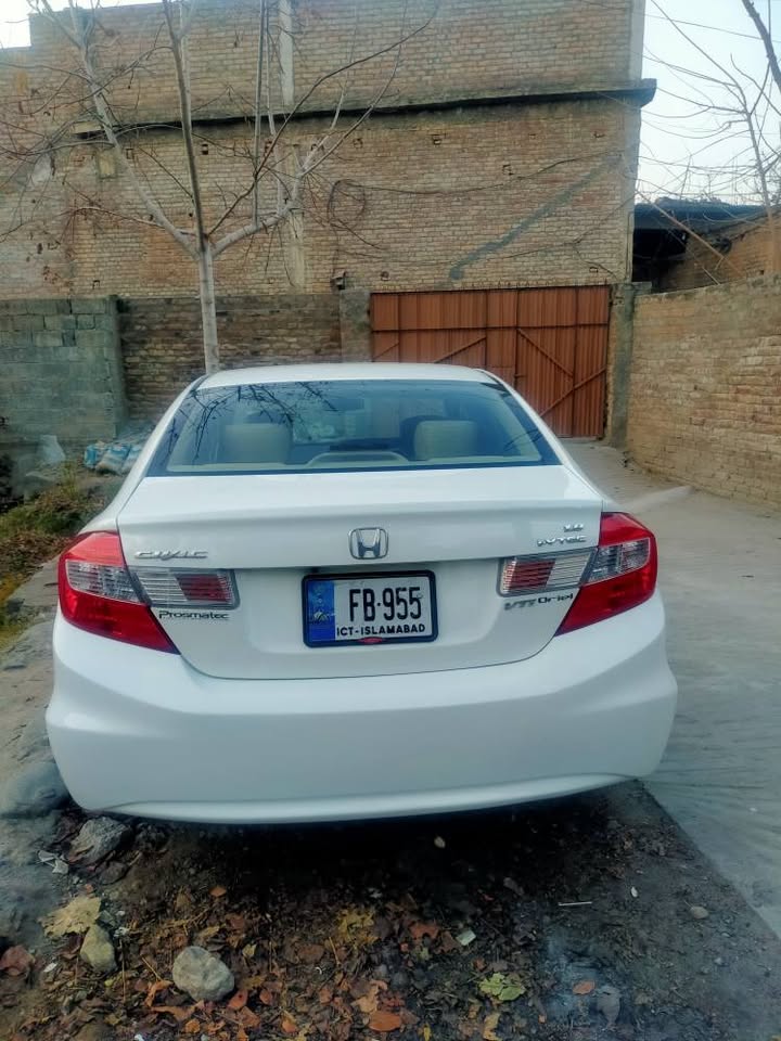 Honda civic 2015 model PKR4,500,000