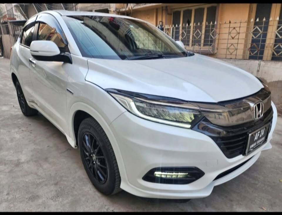 Honda vezel 19/24 PKR7,200,000