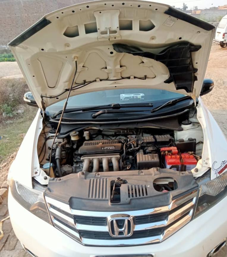 Honda City PKR2,950,000