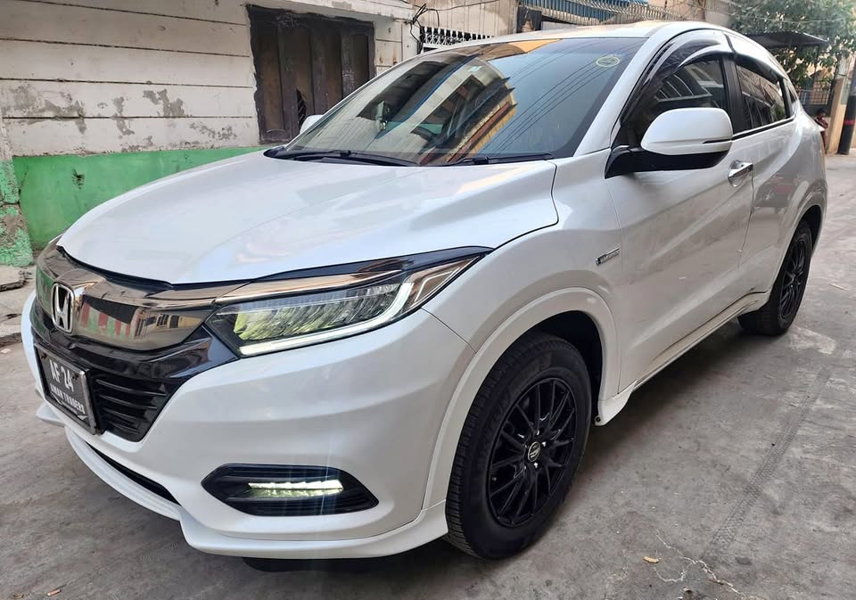 Honda vezel 19/24 PKR7,200,000