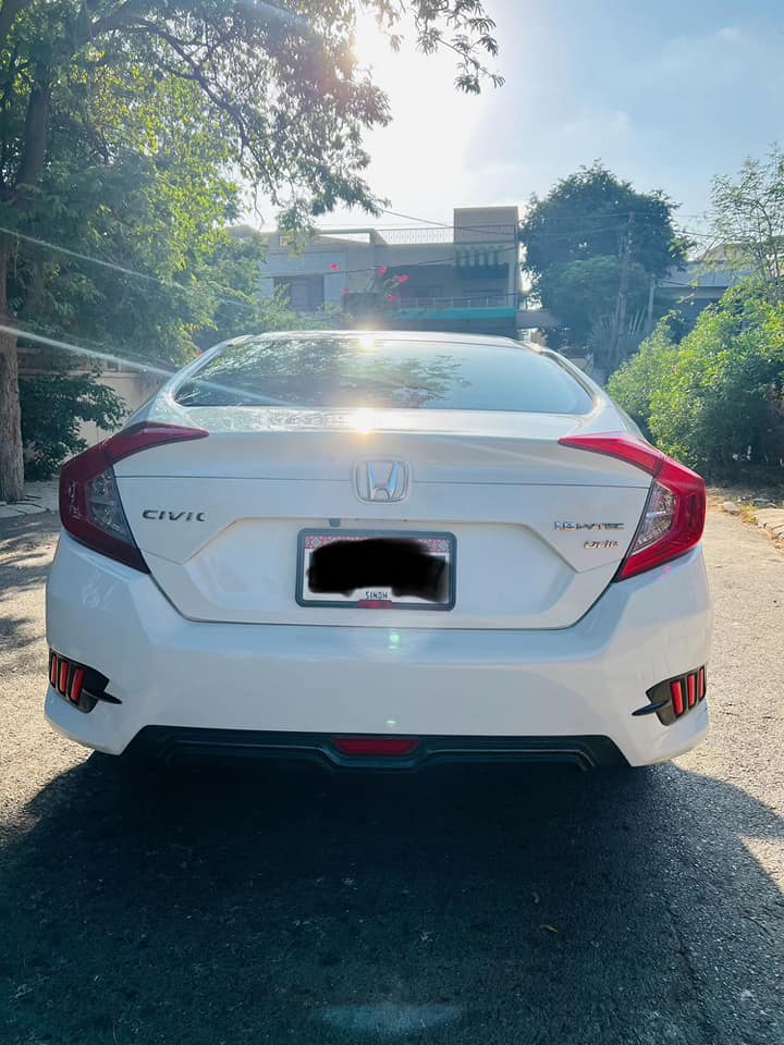 Honda Civic 1.8 ug Model: 2018