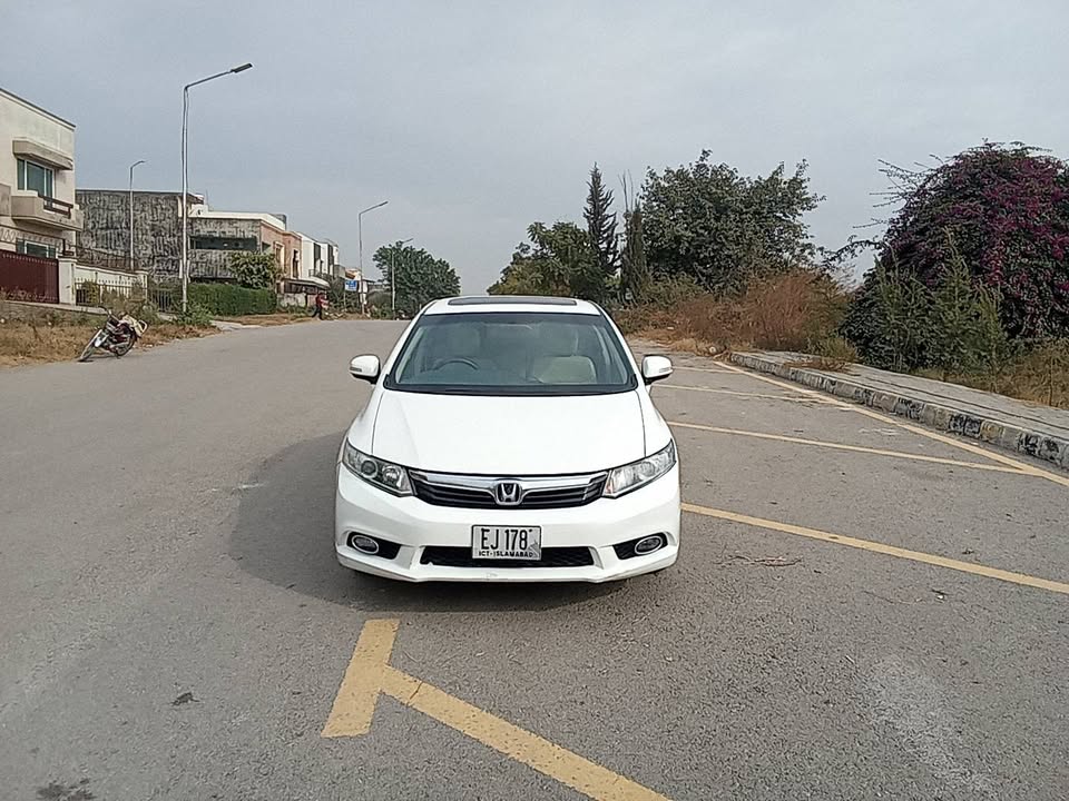 Honda rebirth full option 2015 model Islamabad number PKR3,580,000