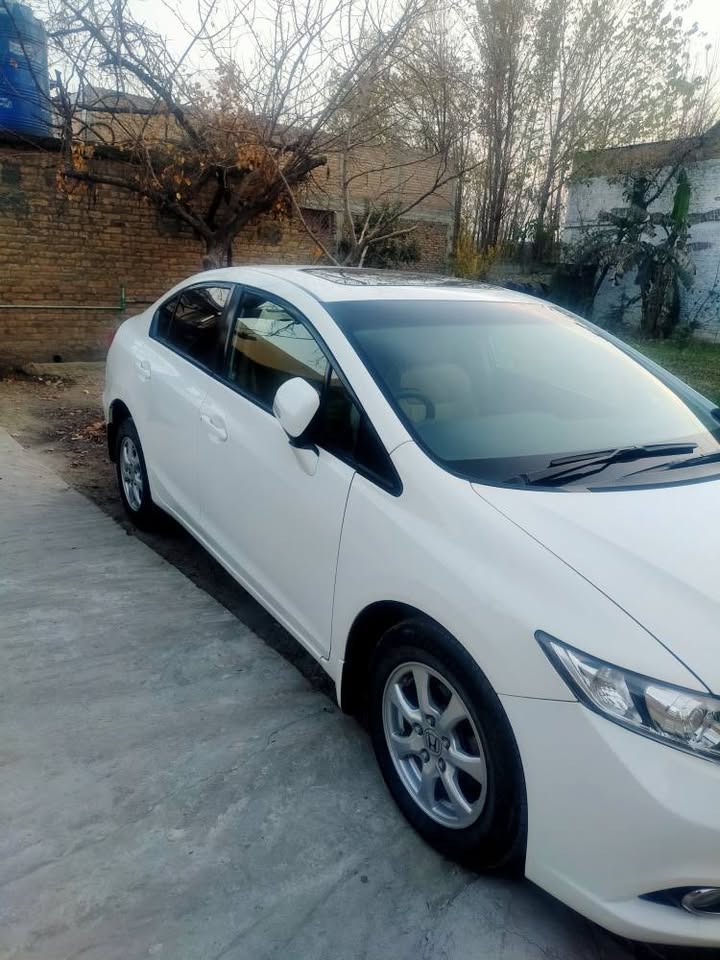 Honda civic 2015 model PKR4,500,000