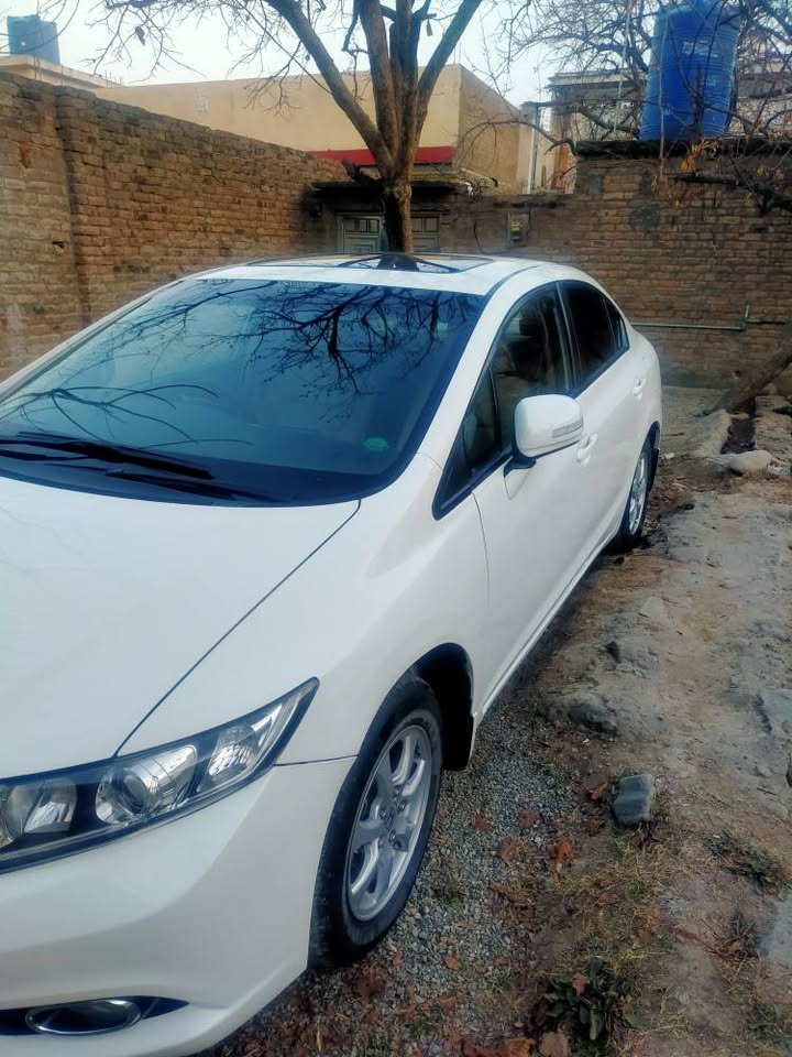 Honda civic 2015 model PKR4,500,000