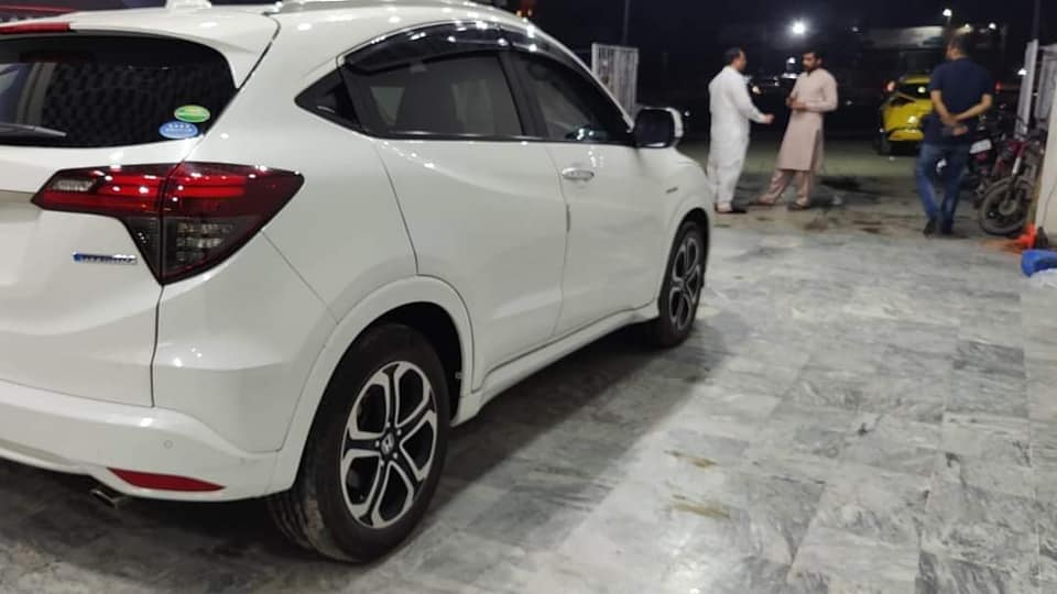 HONDA VEZEL Z SENSING 2018/2021 ISLAMABAD REGISTRATION CONTACT US 0321-6299342 PKR7,000,000  ·