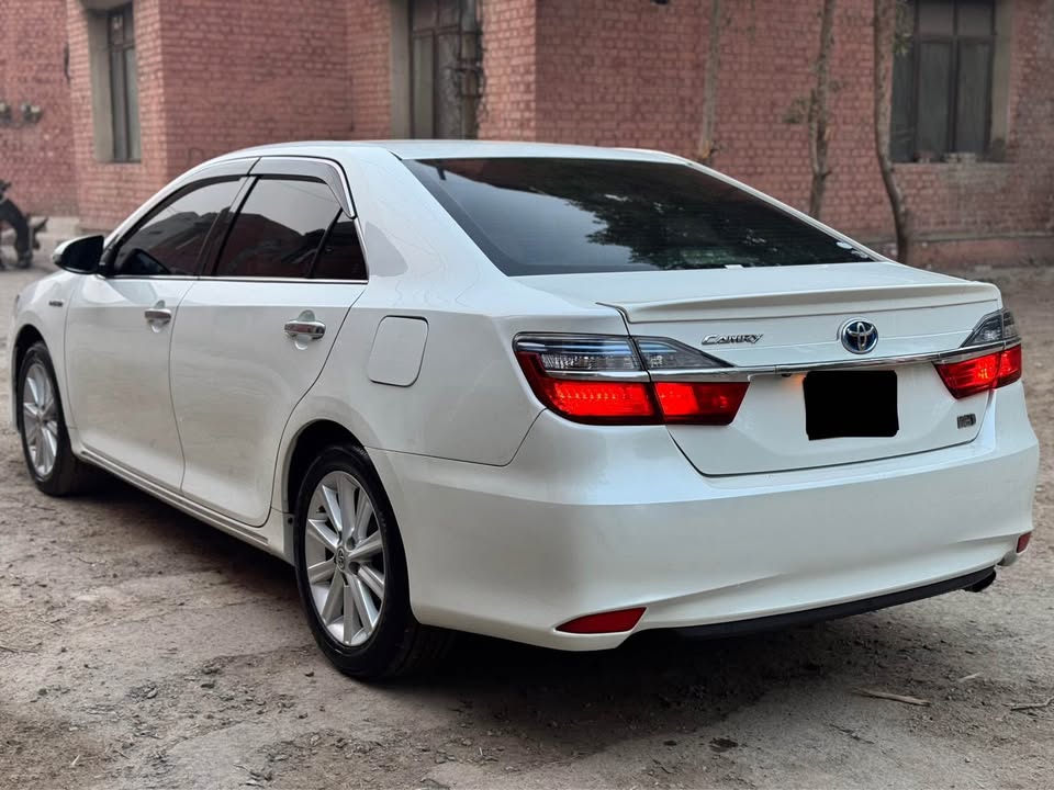 CAMRY Model 2011 PKR6,600,000